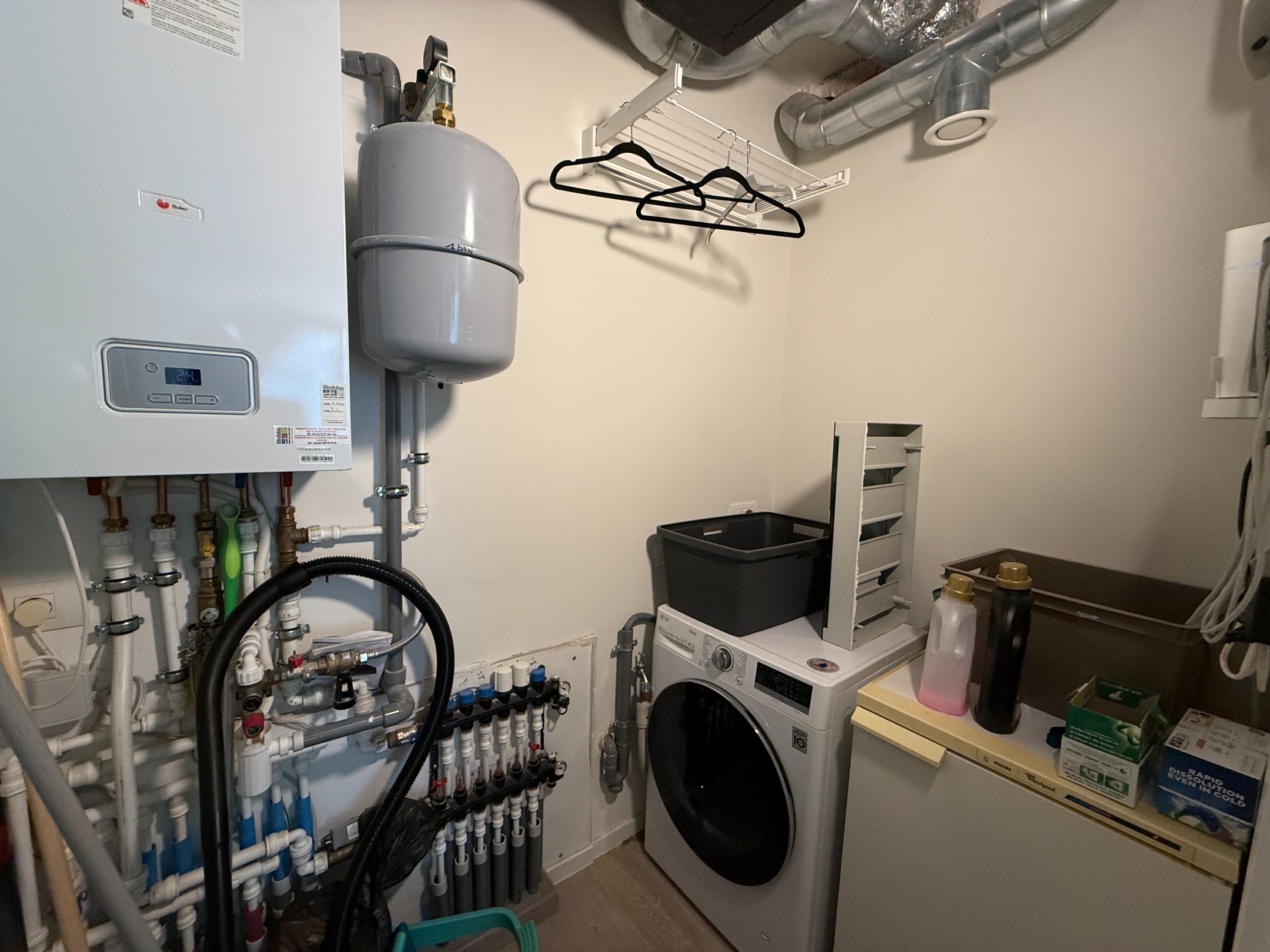 Ongemeubeld - Magnifiek woonappartement aan de zonnekant van de Lippenslaan, op wandelafstand van het strand. 