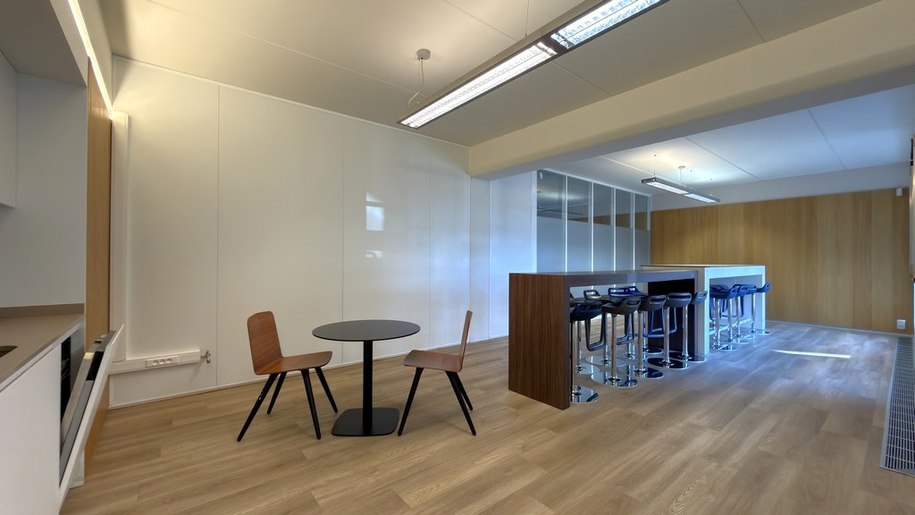 Volledig uitgeruste kantoren te huur langs E313 te Wommelgem