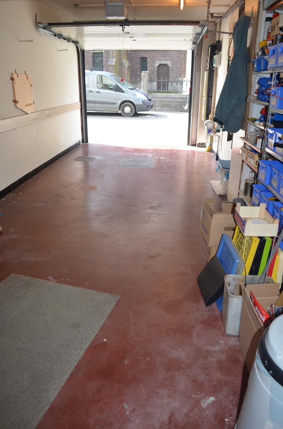 Ruime stijlvolle bel-etage met praktijkruimte, 5 slaapkamers en tuin te centrum Eeklo 