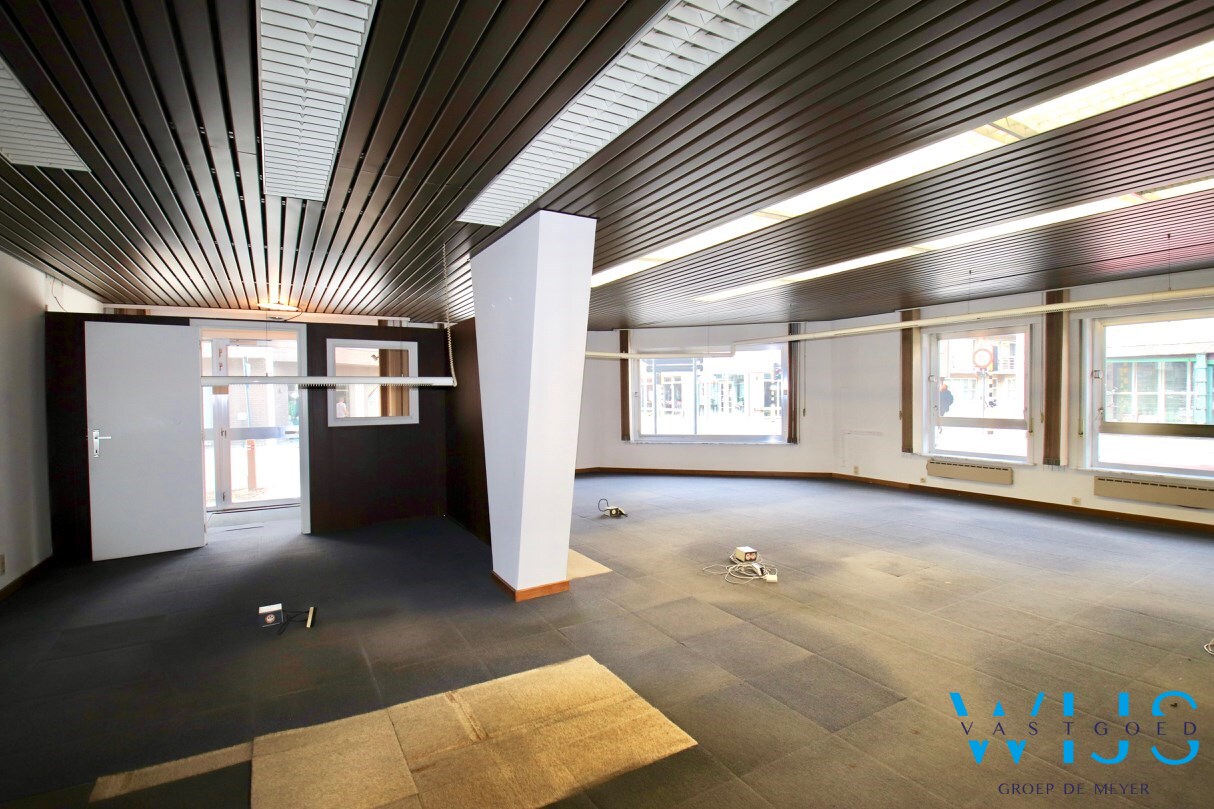 Goed gelegen handelspand te Wachtebeke ! 