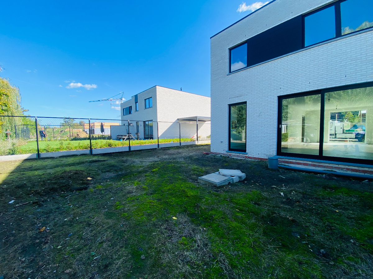 Nieuwbouwwoning met 3 slaapkamers te Eernegem 