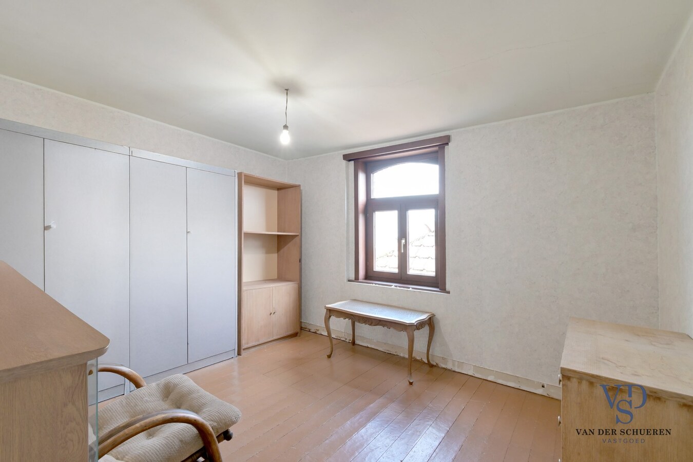 Ruime woning met opslagruimte 