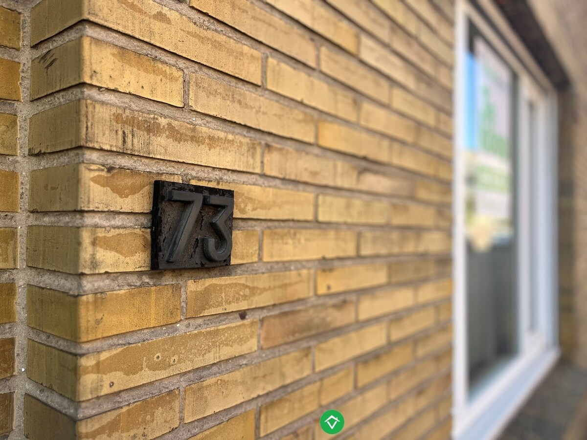 Comfortabel, op te knappen woonhuis met zonnige tuin, welgelegen in rustige buurt. 