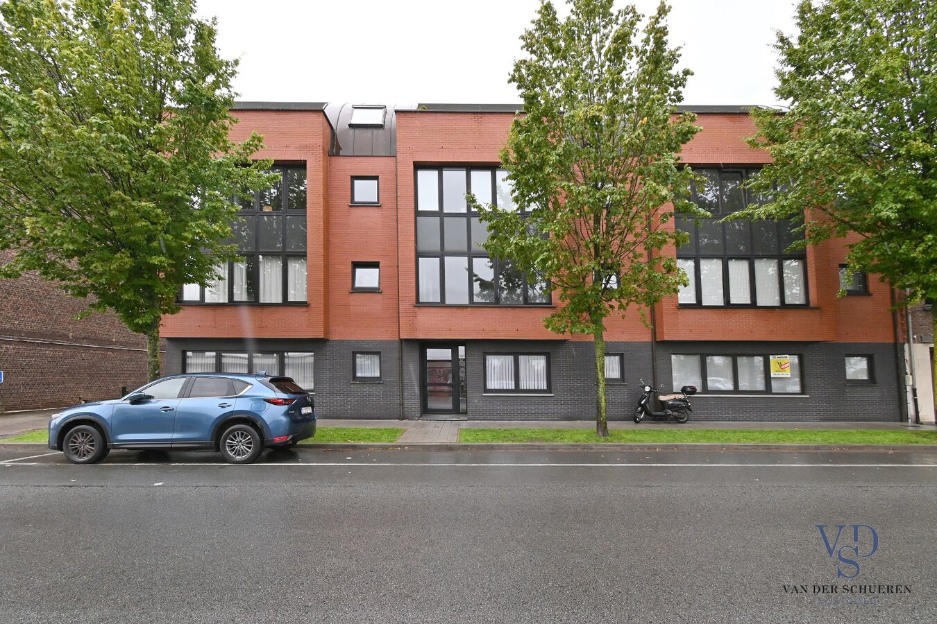 Degelijk investeringsappartement met garage. 