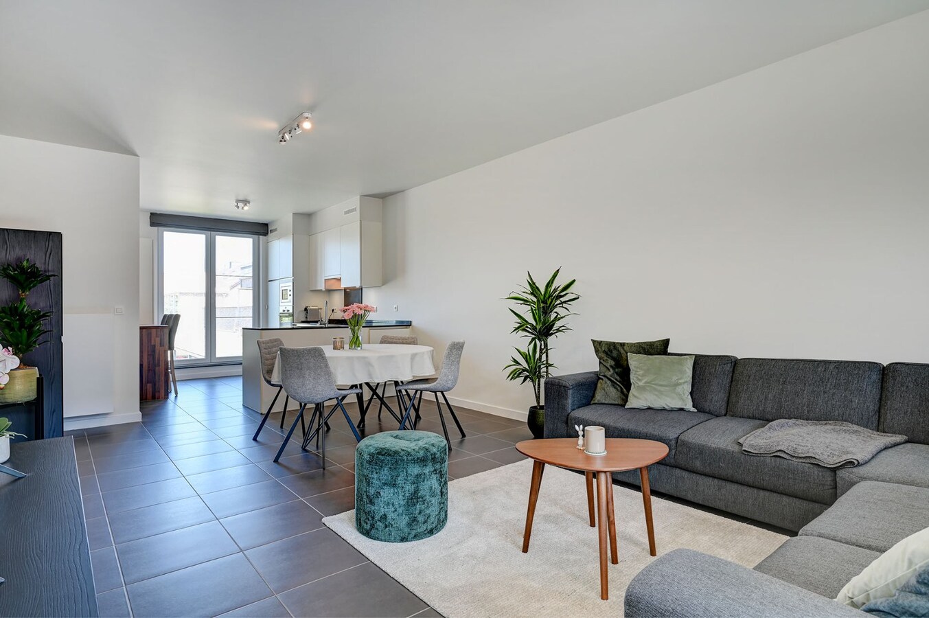 Centraal gelegen appartement met mooi terras en ondergrondse staanplaats 