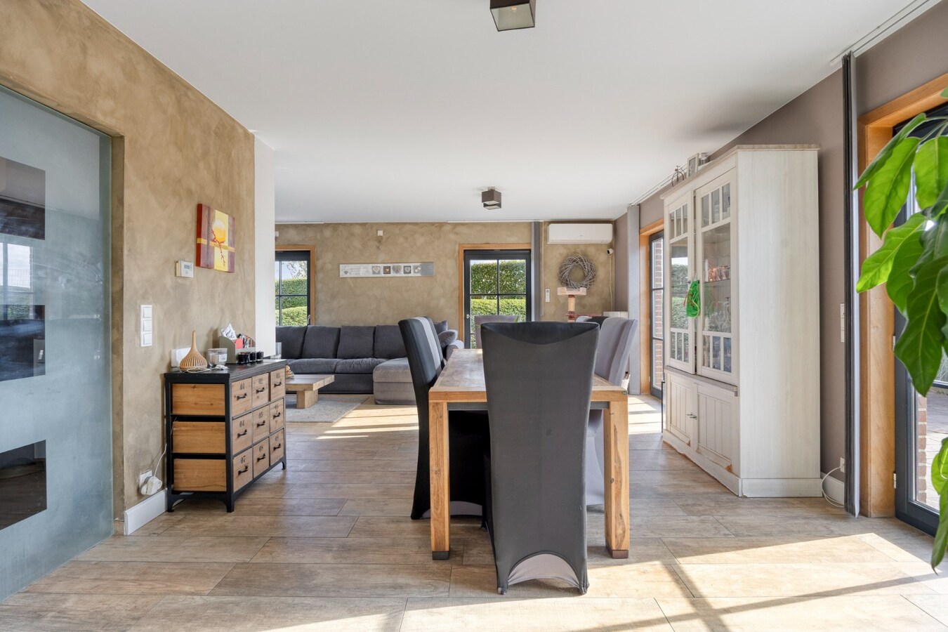 Exclusieve VILLA met zwembad en poolhouse te Piétrain - PEB energielabel B 