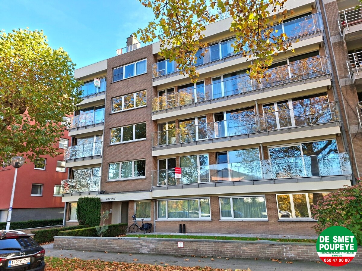 Vernieuwd hoekappartement 