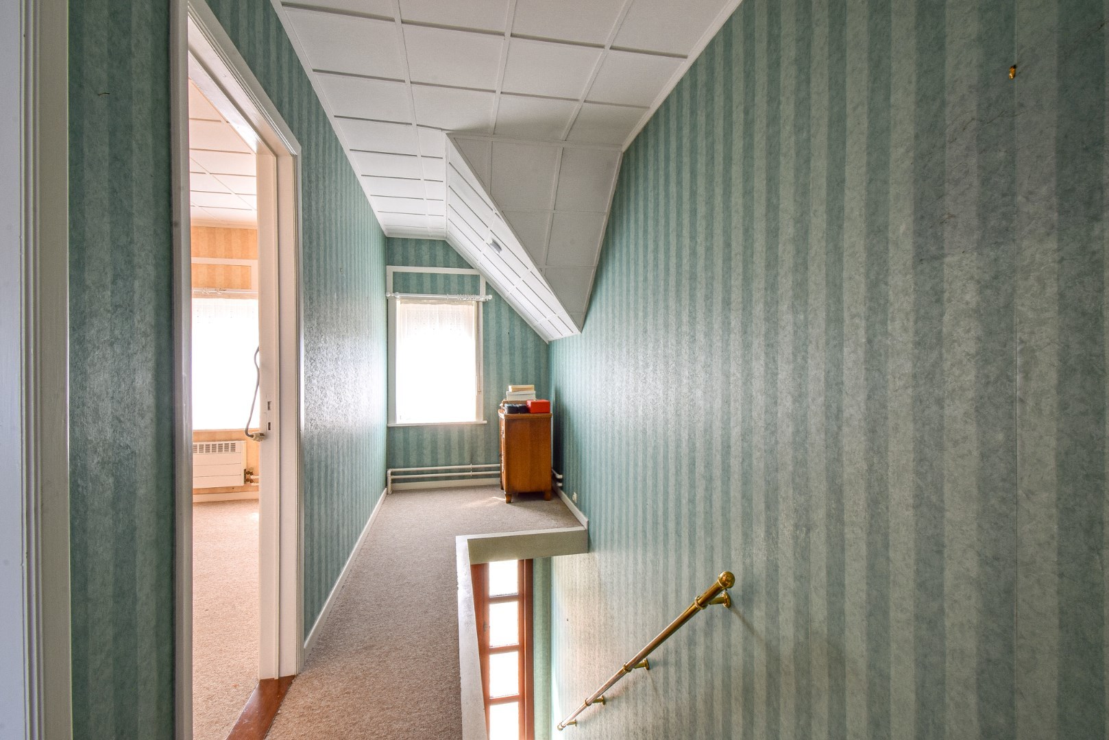 Landelijk gelegen woning ( 258 m²) met inpandige garage en zonnige achtertuin te Snaaskerke 