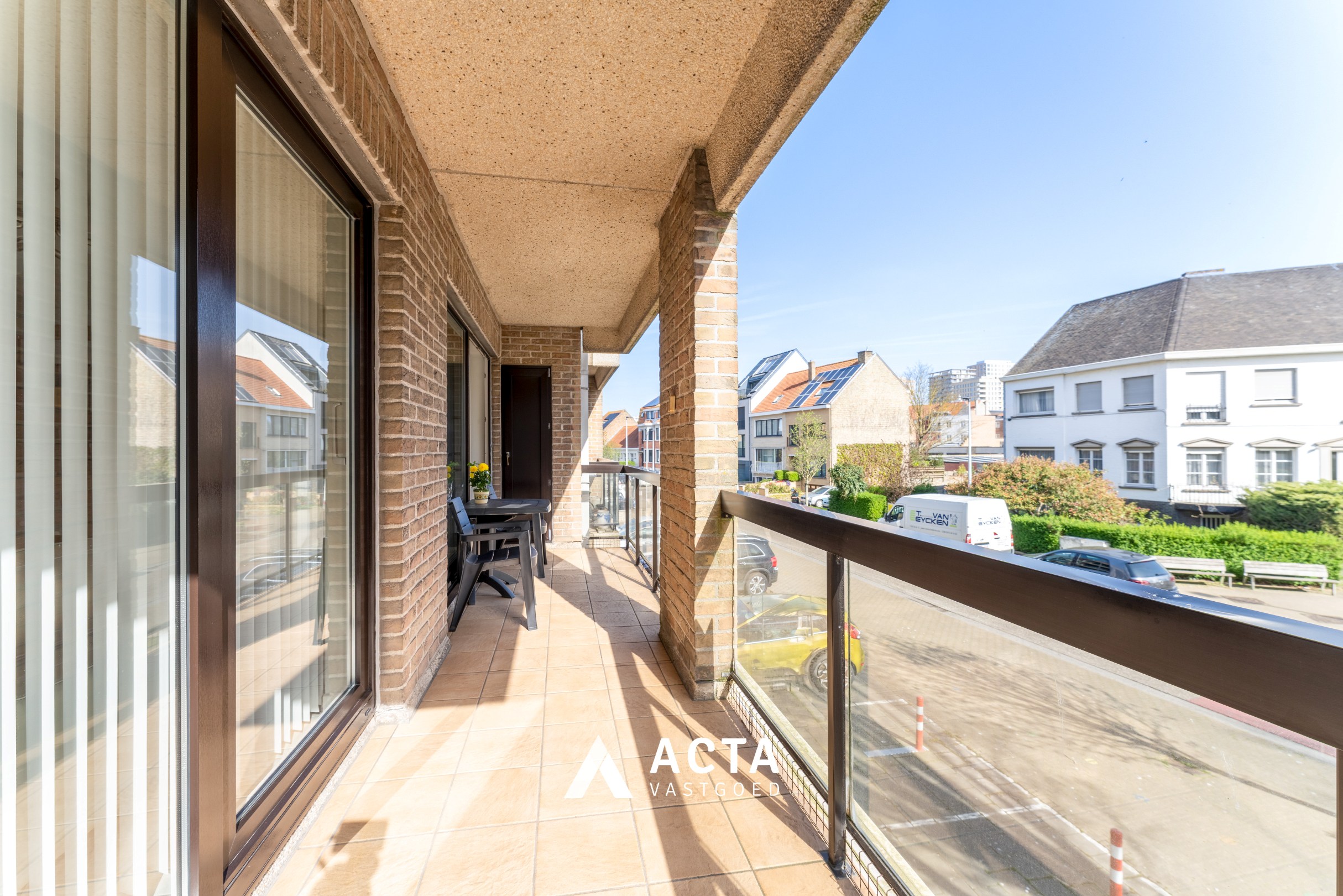 Instapklaar hoekappartement met twee slaapkamers in Mariakerke 
