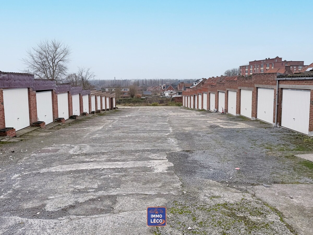 Garage fermé pour une voiture, chaussée du Risquons-Tout à Mouscron ! 