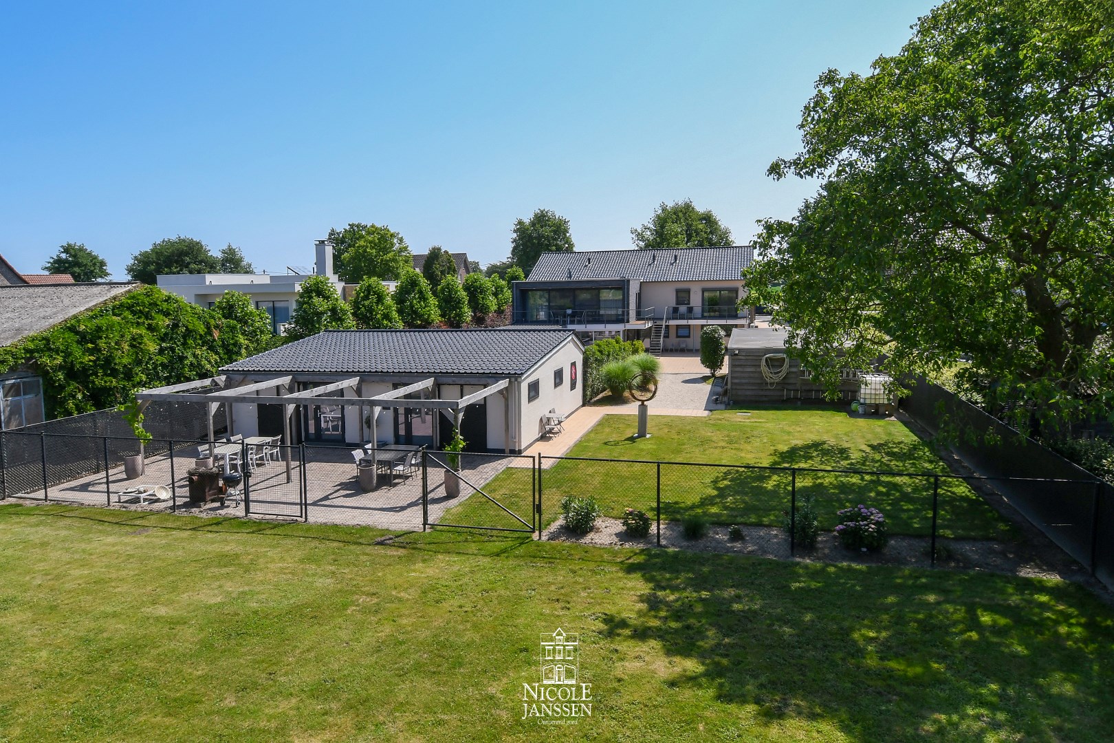 De woning is ideaal voor wie houdt van luxe en privacy 