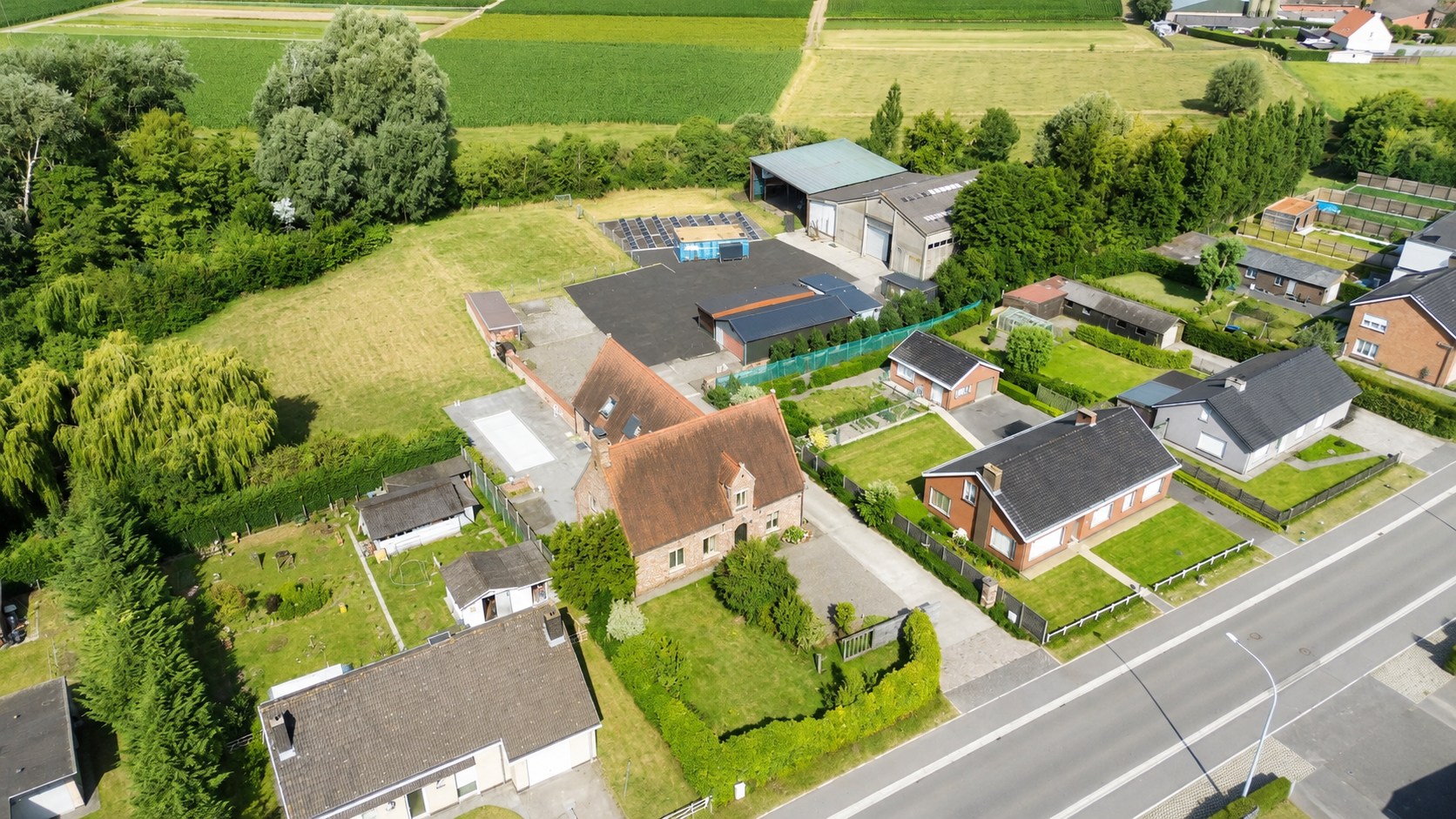 Statige villa met loods op groot perceel, buitenkans! Ruddervoorde (Waardamme) 