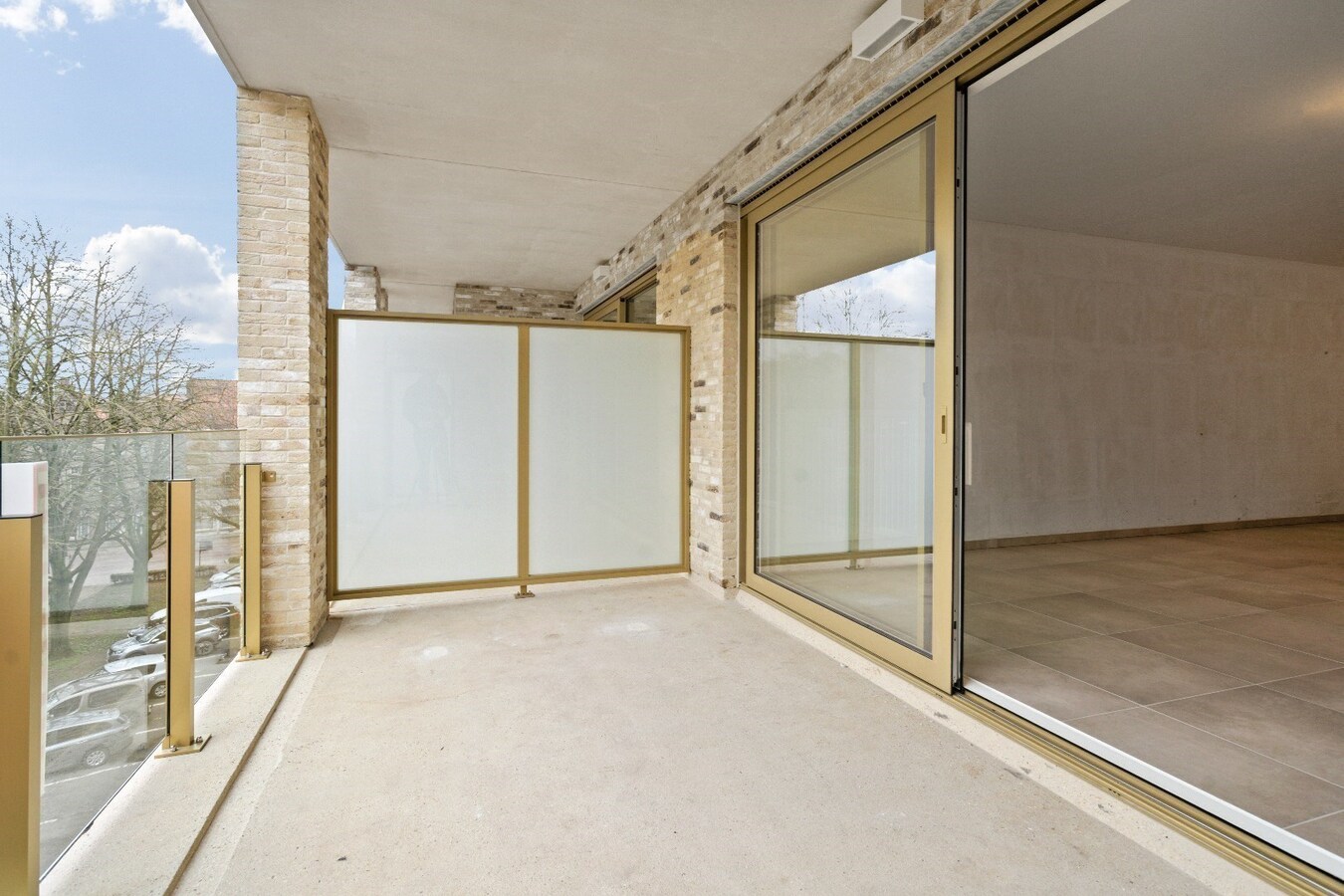 Ruim en energiezuinig 2-slaapkamerappartement met twee terrassen in centrum Ieper! 