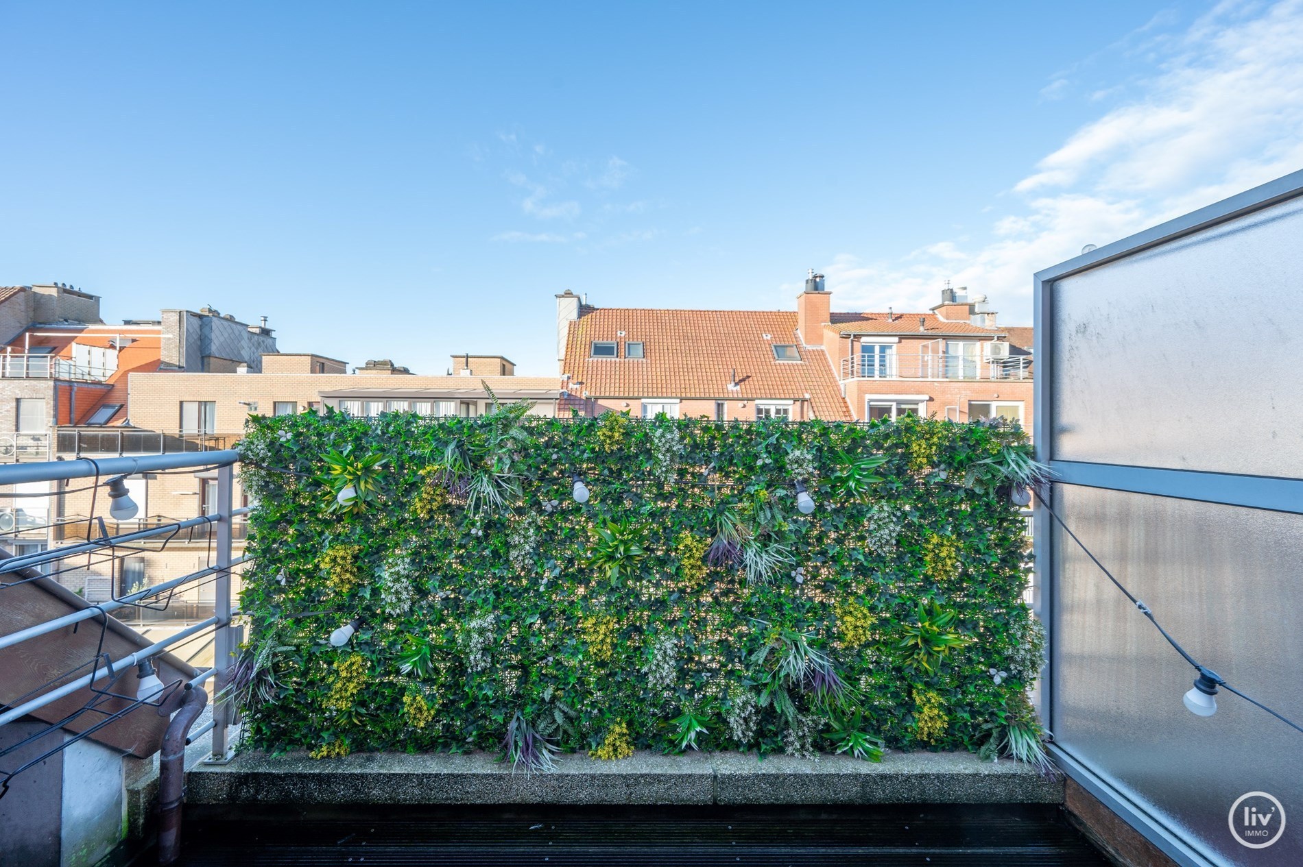 Appartement spacieux avec 3 chambres et 2 salles de bains à Knokke avec vue dégagée sur la rue. 