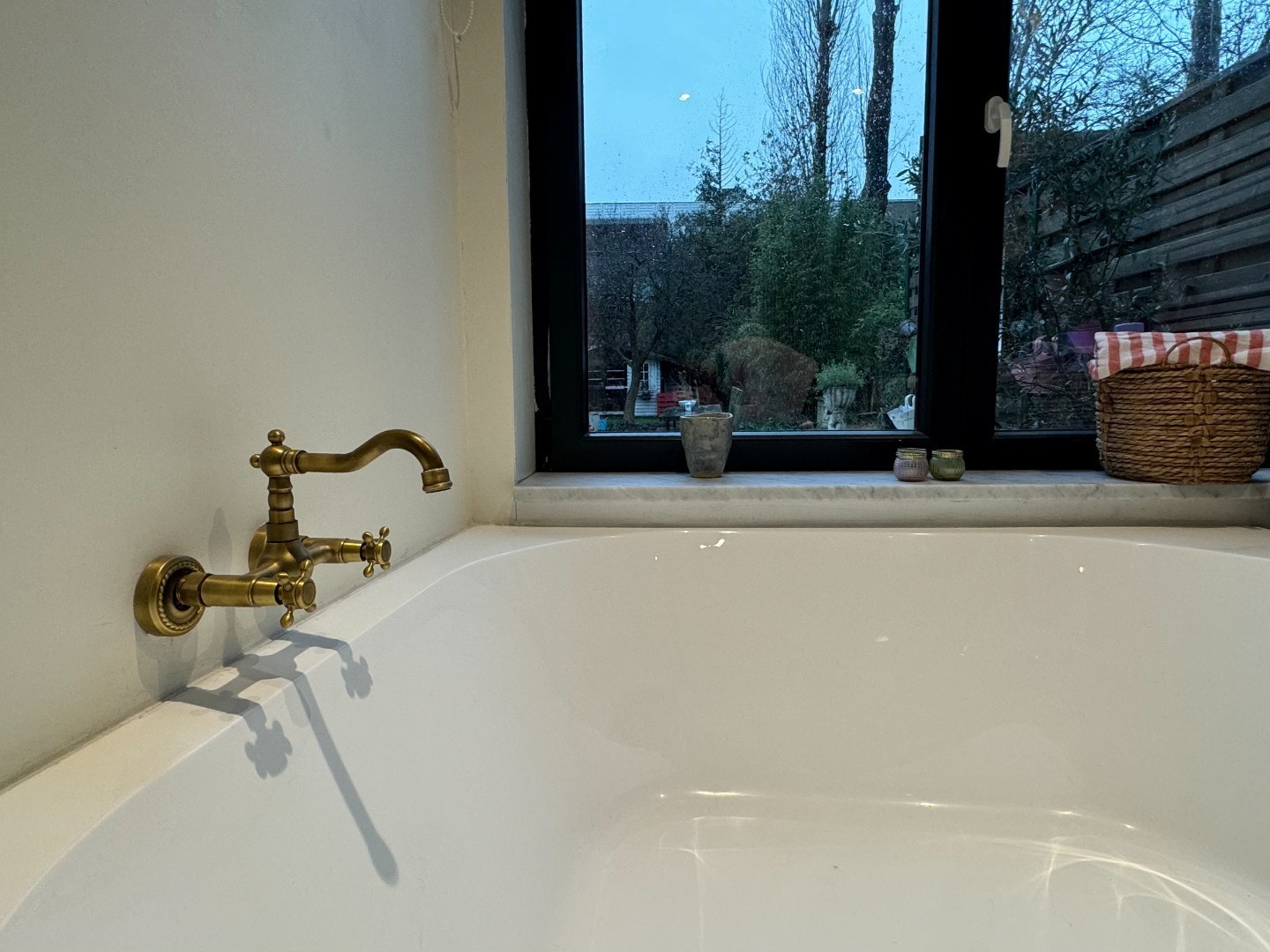 Instapklare woning met karakter en uitzonderlijke tuin van 390 m² 