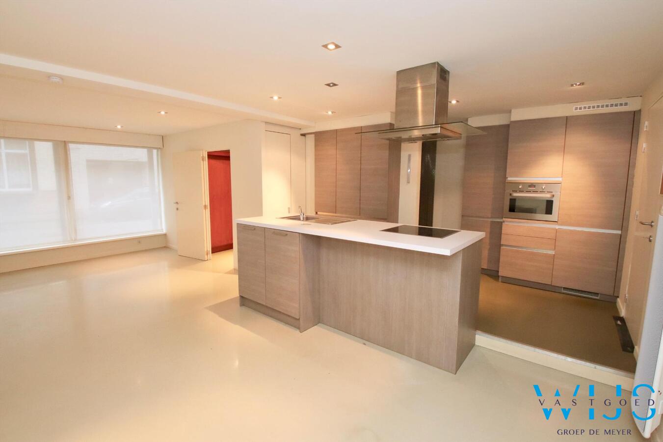 Woning met 2 entiteiten (MOGELIJKHEDEN) en garage in centrum ASSENEDE! 