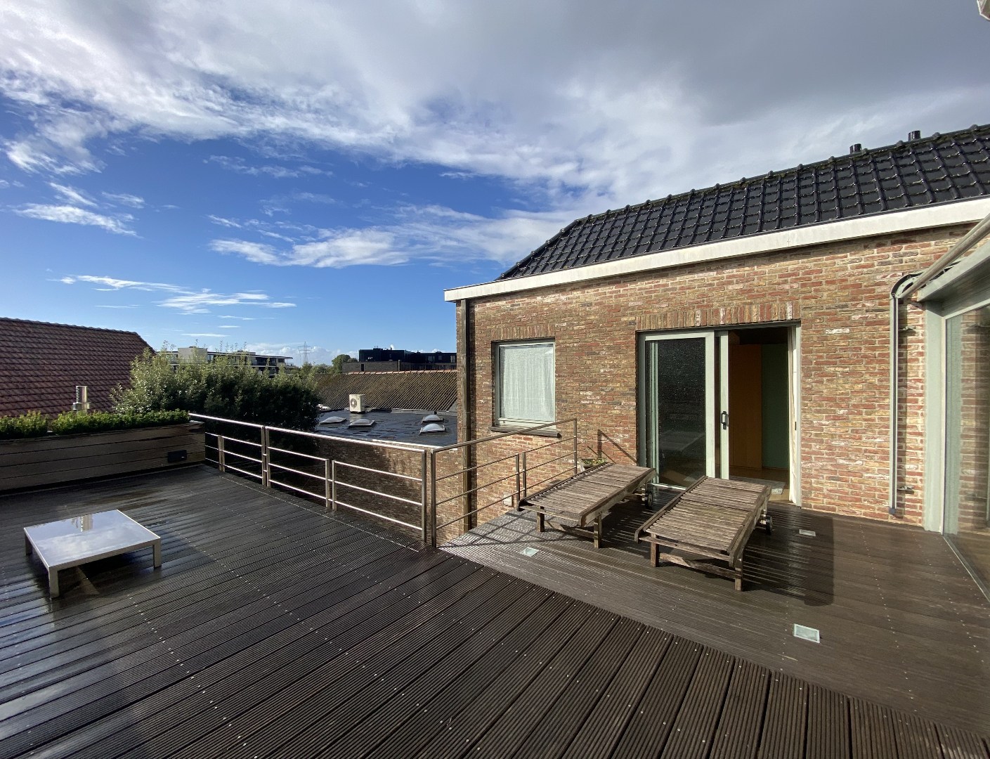 Volledig uitgeruste slagerij met luxueuze woonst op centrumligging in Sint-Eloois-Vijve! 