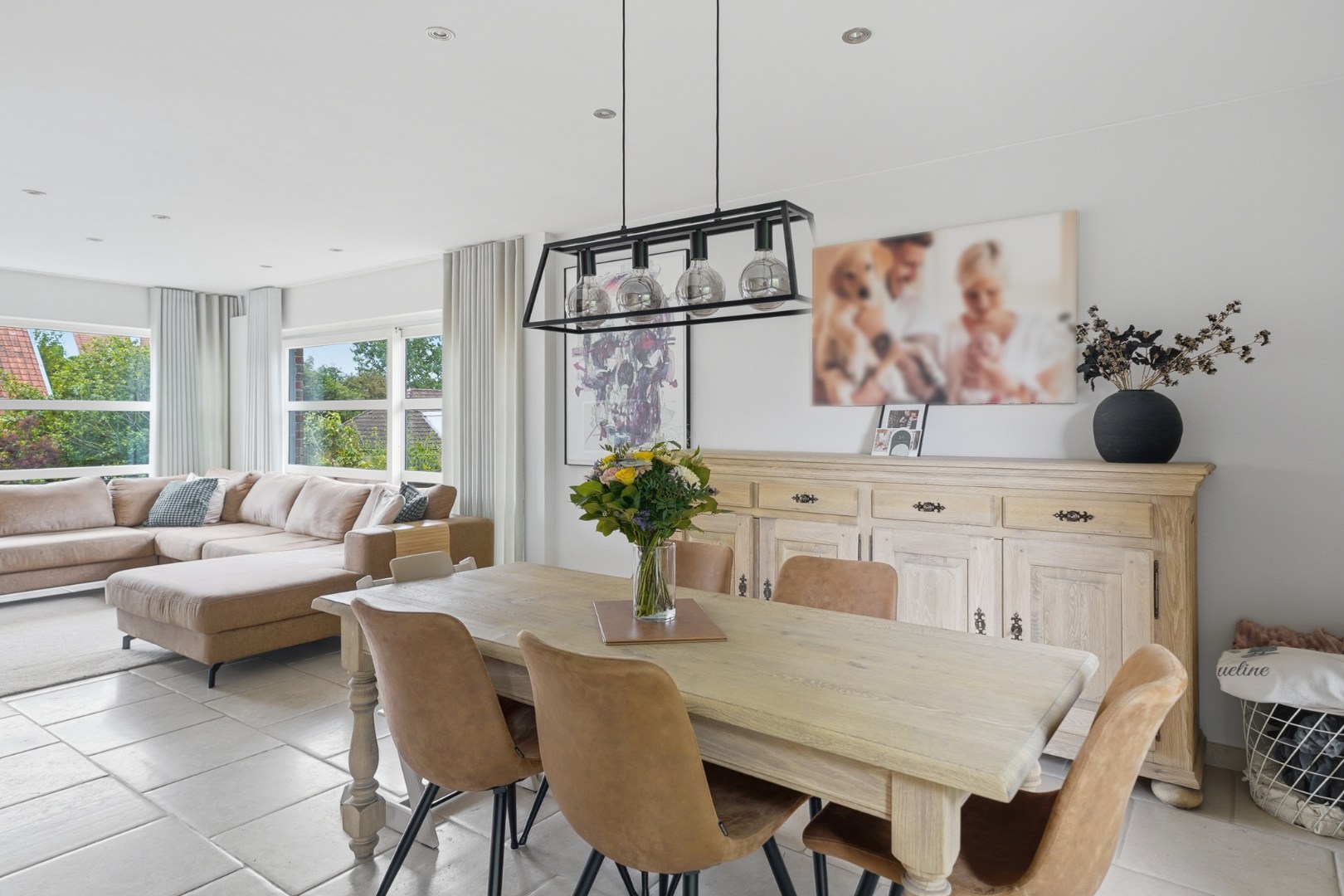 Duplex-appartement van 165 m² met garage, carport en zonnig terras in de Vicognewijk 