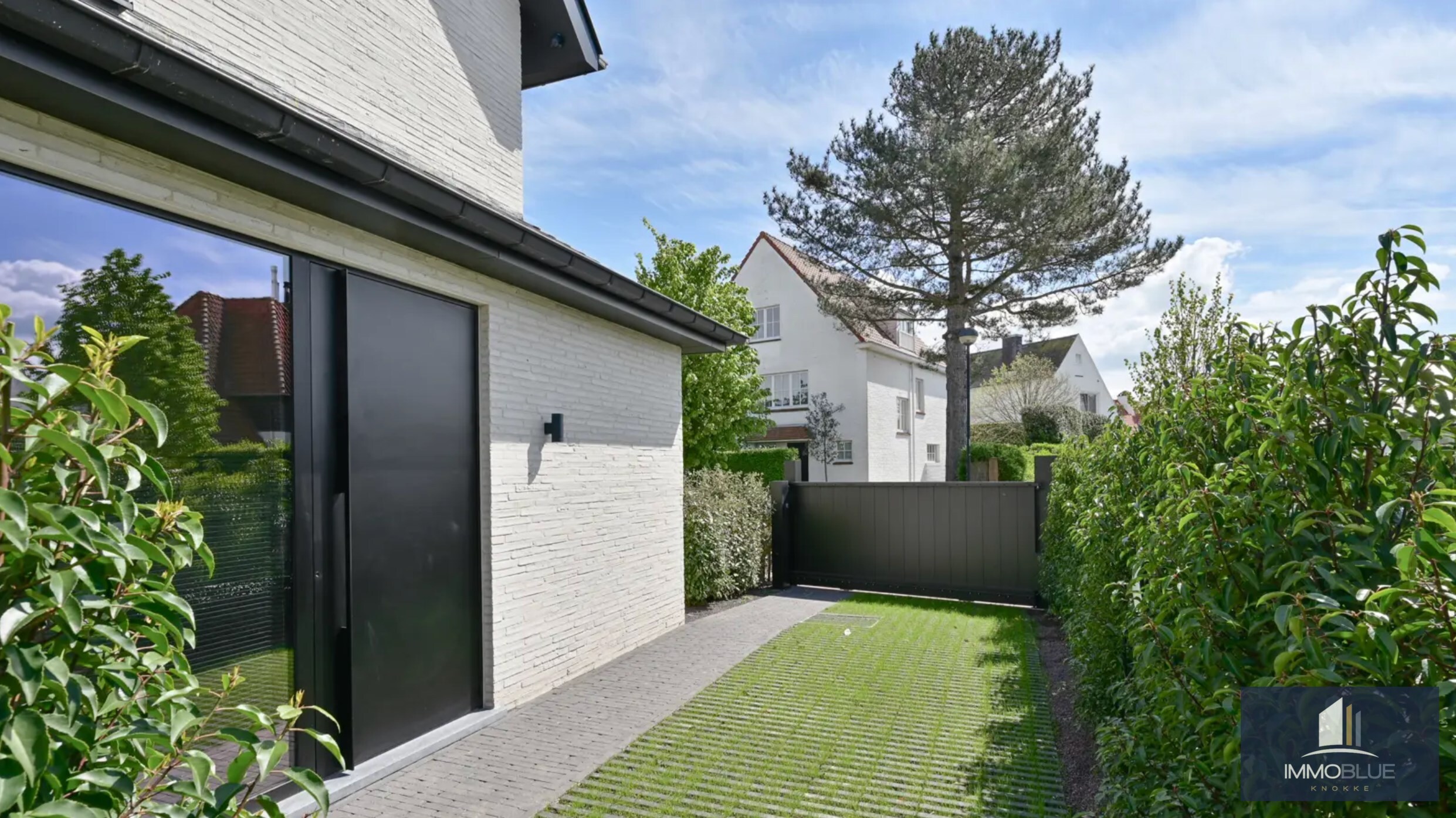 Nieuwbouw koppelvilla dichtbij het centrum van Knokke en op wandelafstand van het strand. 