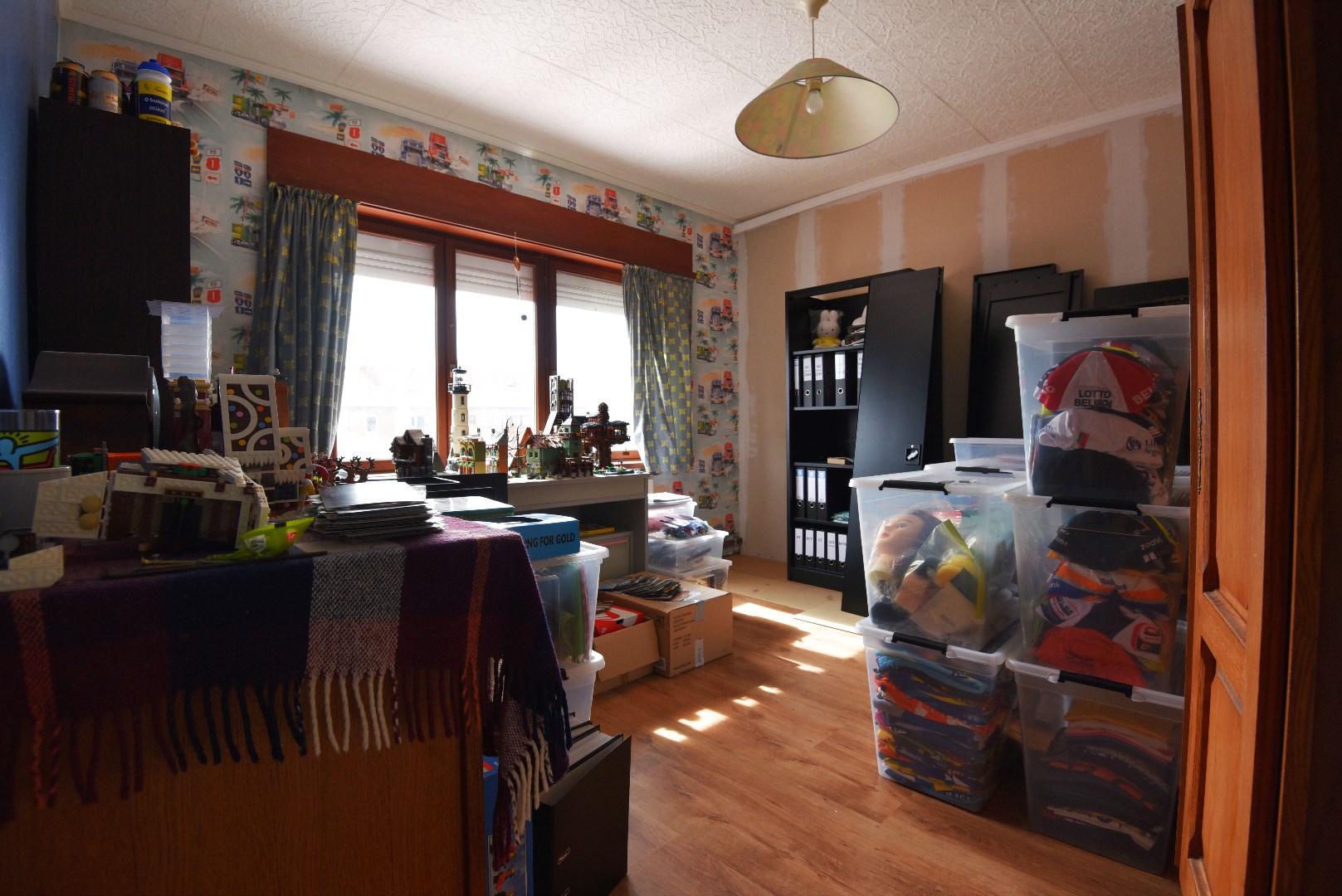 Op te frissen rijwoning met 3 slpks en tuin te Blankenberge (Uitkerke) 