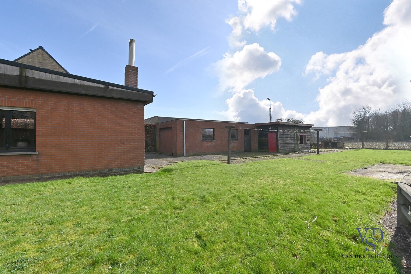 Te renoveren eigendom op gunstige ligging 