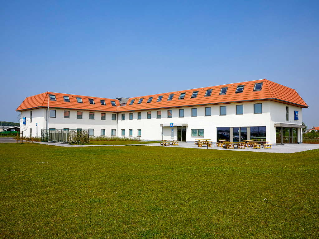 Ibis Budget Oostende Airport, een hotelproject tussen de luchthaven en het strand van Oostende. 