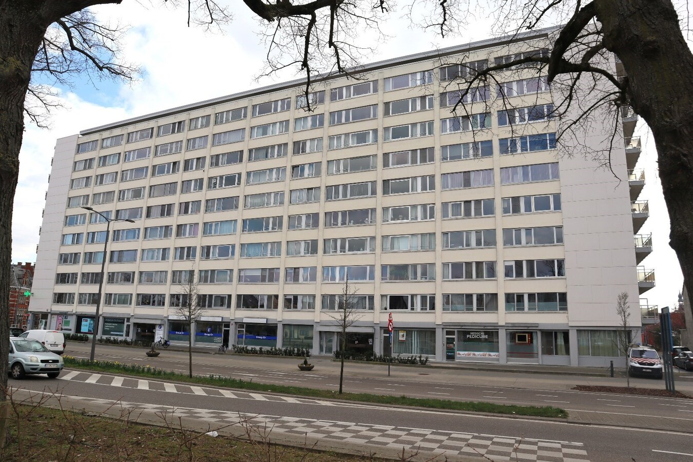 Handelspand-Kantoor gelegen op een strategische locatie te Tienen 