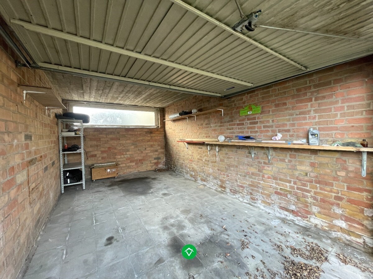 Afgesloten garagebox te Roeselare 