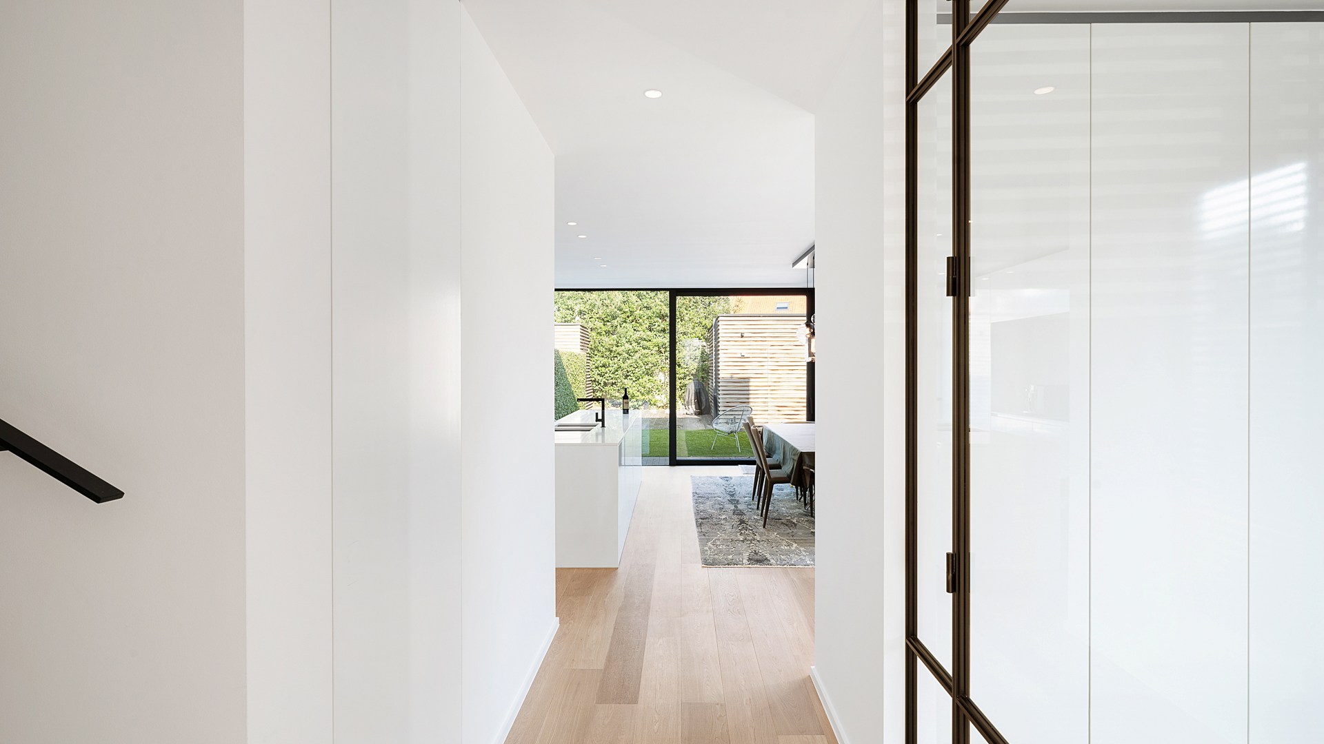 Centraal gelegen 3-gevelwoning in hedendaagse stijl – Bouwjaar 2014 