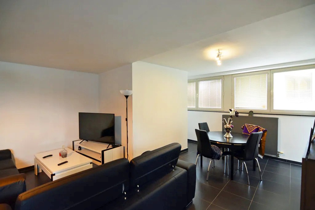 Modern appartement met 2 slpks, balkon en parking. 