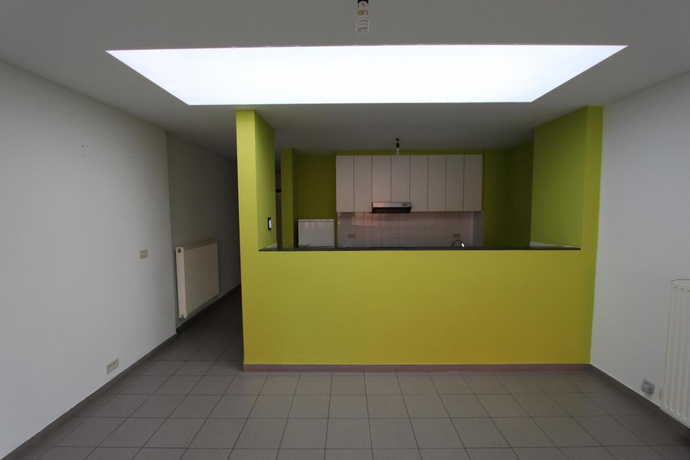 Gerenoveerde woning met 2 slaapkamers en terras te Roeselare 