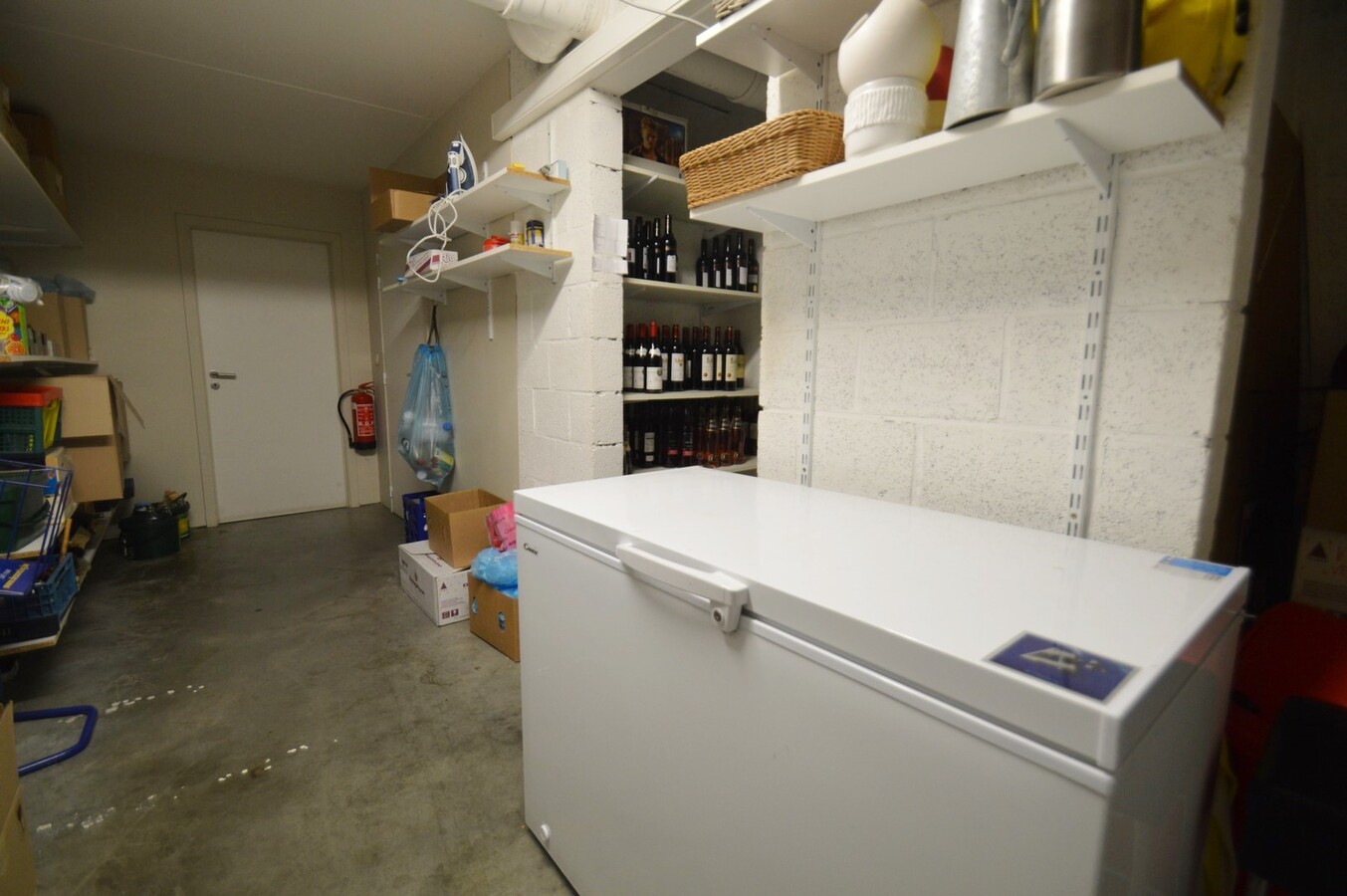 Handelspand vlakbij het strand en zeilclub - Duinbergen 