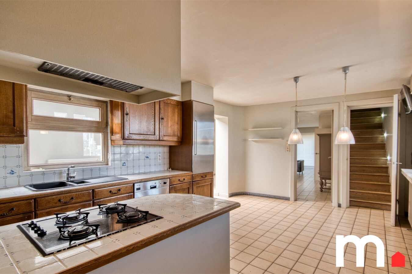 Multifunctioneel bedrijfsgebouw (Showroom + Atelier + Woning) op toplocatie te Rekkem ! 