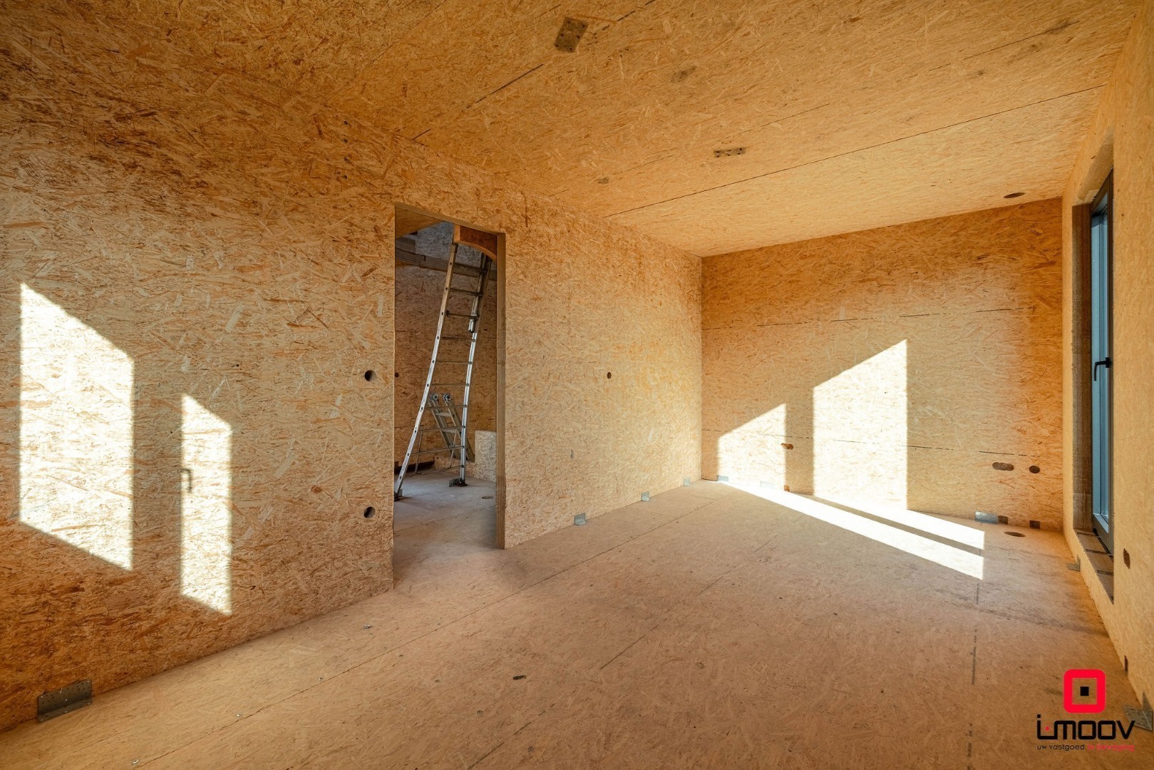 Exclusieve casco woning met 5 slaapkamers en royale tuin in Kruibeke, vlak bij Antwerpen 