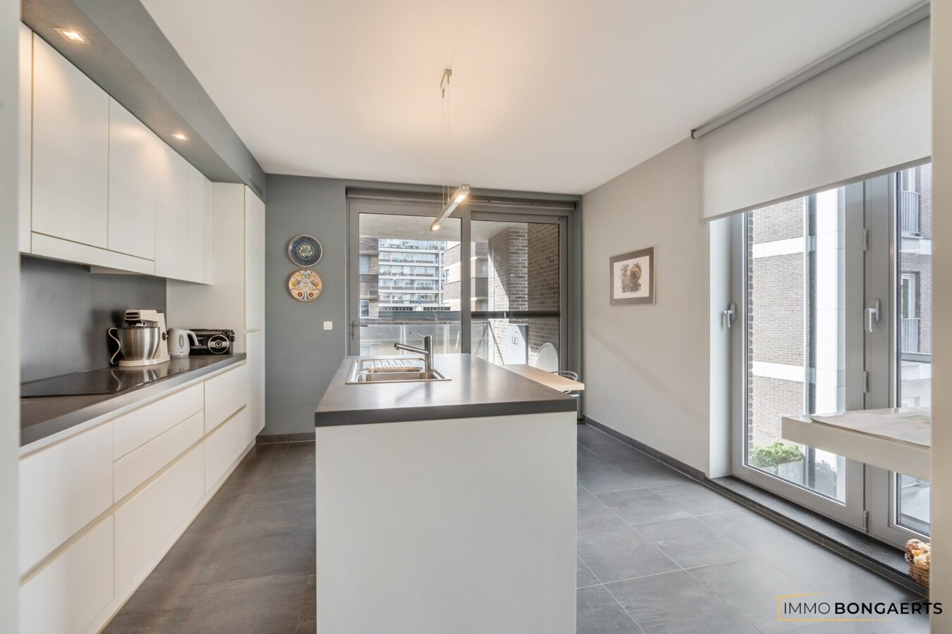 Ruim appartement met zicht op het stadsplein in het centrum van Genk 