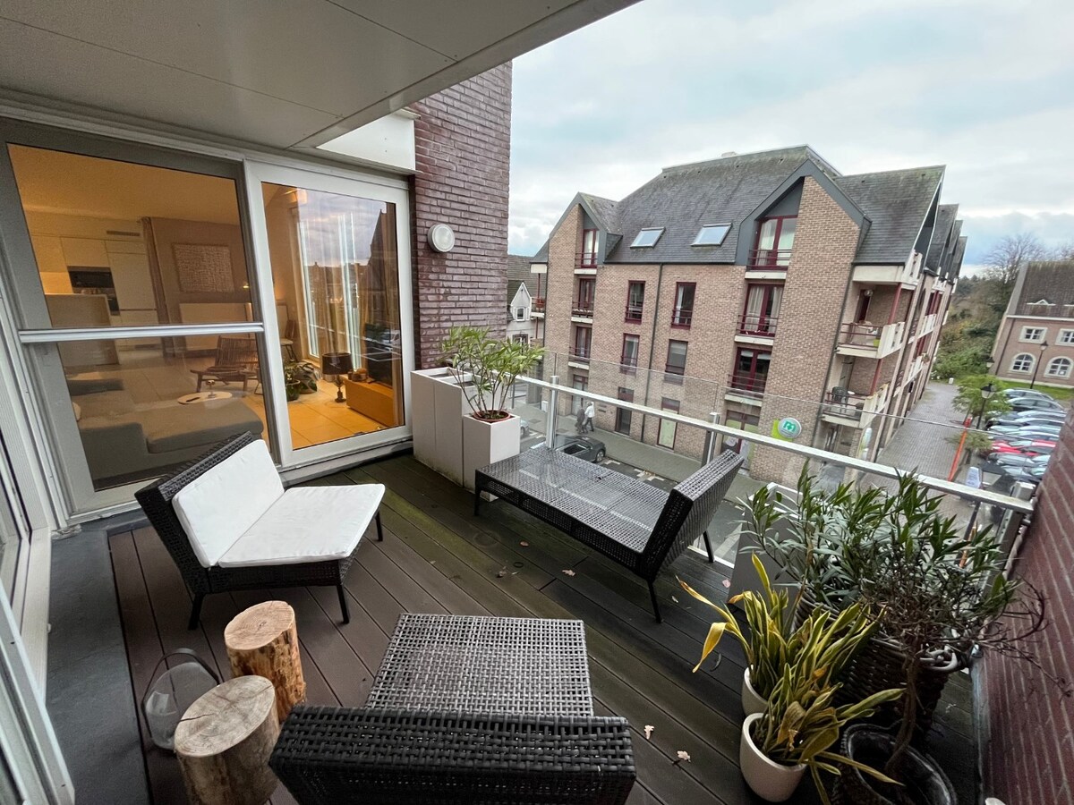 Bijzonder ruim 2-slpk-luxeappartement in centrum De Pinte 