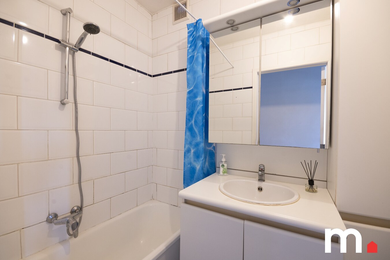 TOPPER !! Prachtig ruim appartement te Kortrijk EPC C ! 