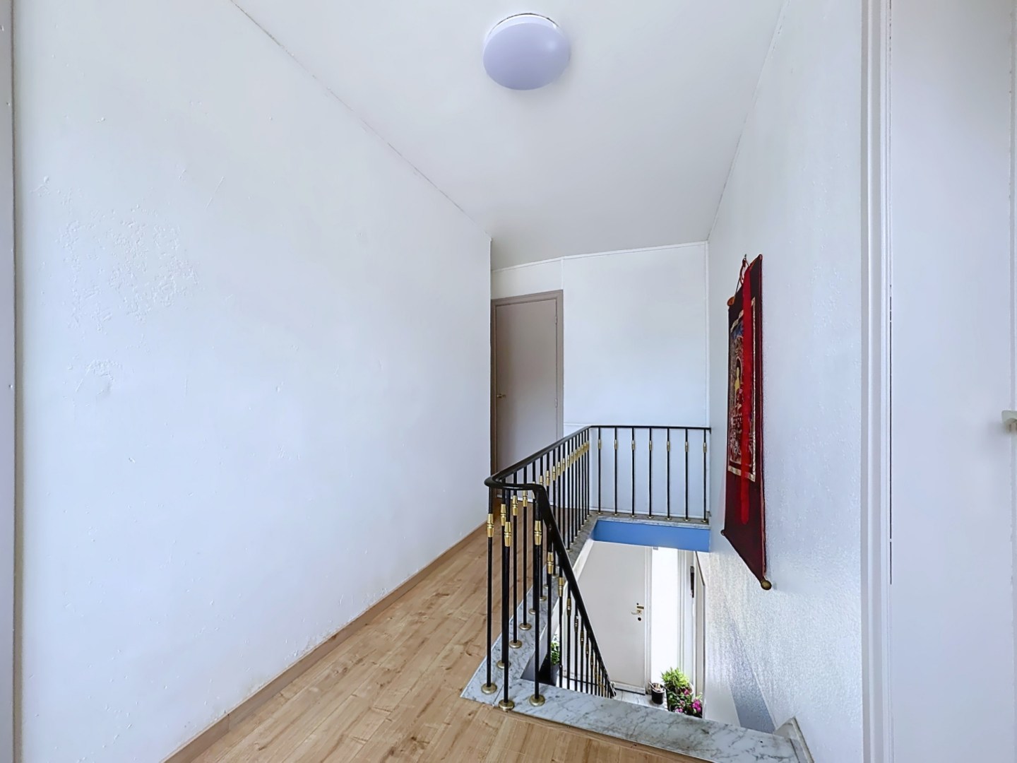Statige villa met 4 slaapkamers en bureau 