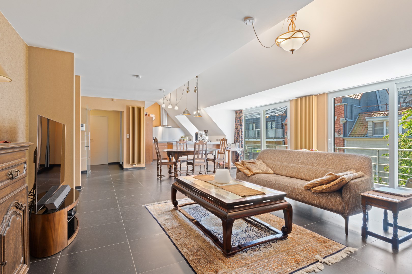 DUPLEX LUXUEUX AVEC 3 CHAMBRES À COUCHER DANS LE CENTRE D'OSTENDE 