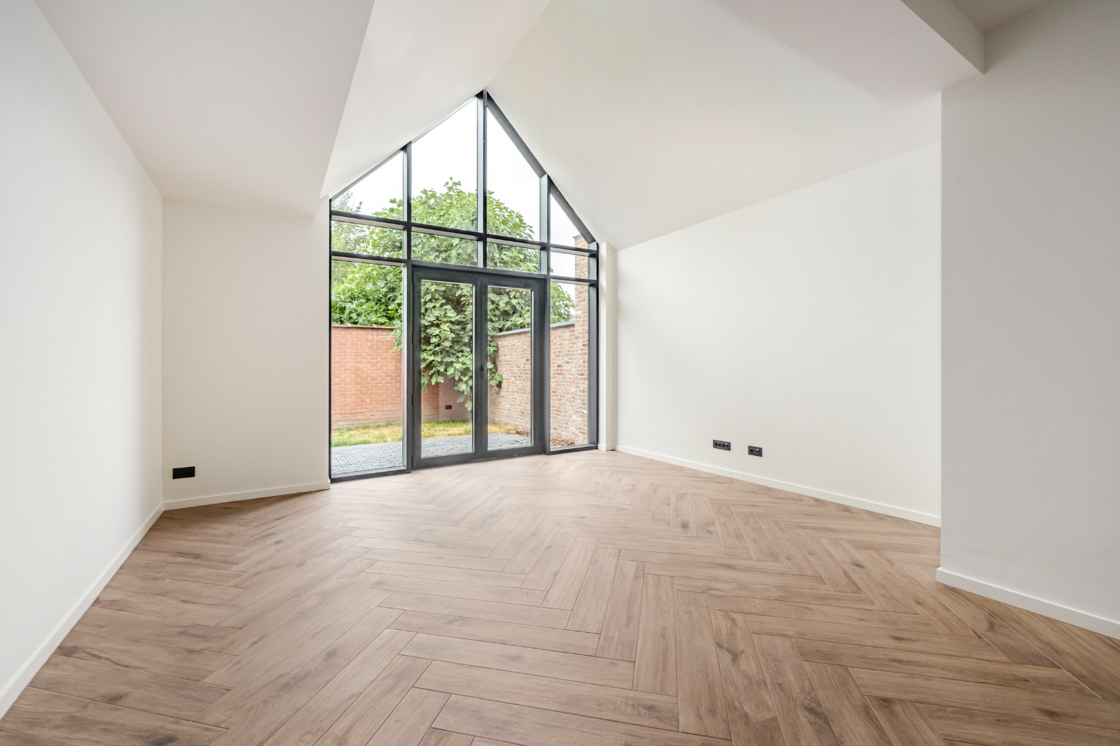 Exclusieve nieuwbouwwoning te huur met 3 slaapkamers in het hart van Brugge 
