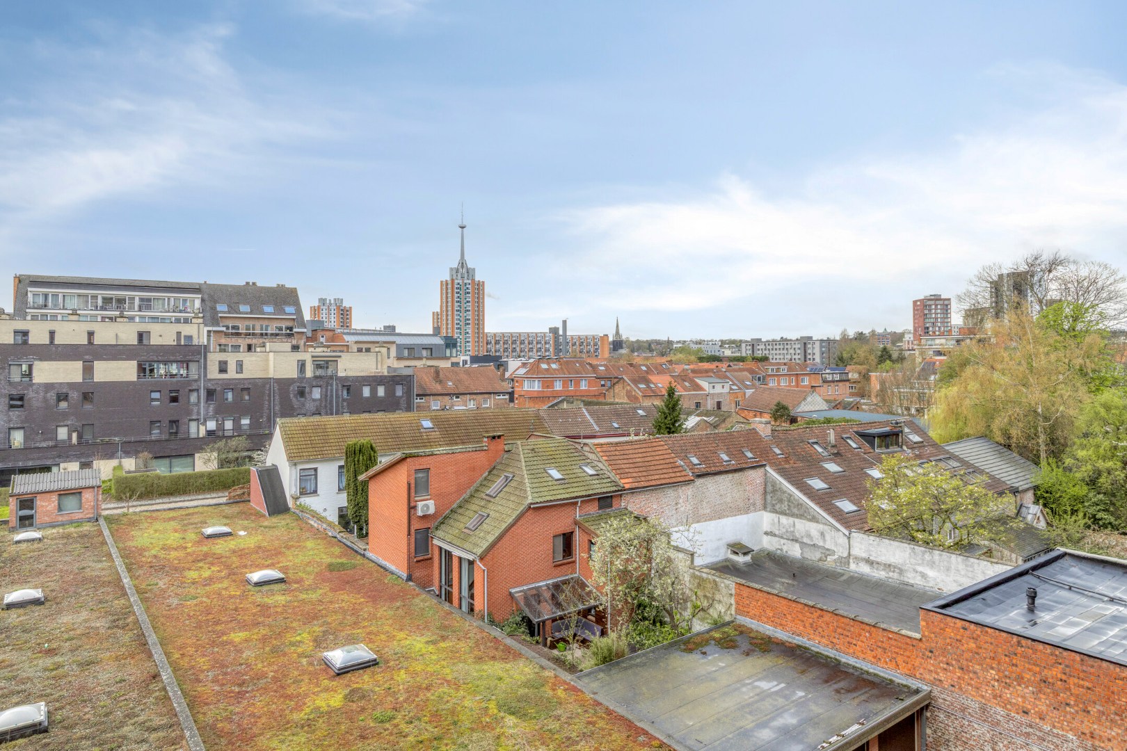 Appartement met 2 slaapkamers, ruim terras en garagebox in Leuven! – EPC 92 kWh/m² – bewoonbare opp. 94m² 