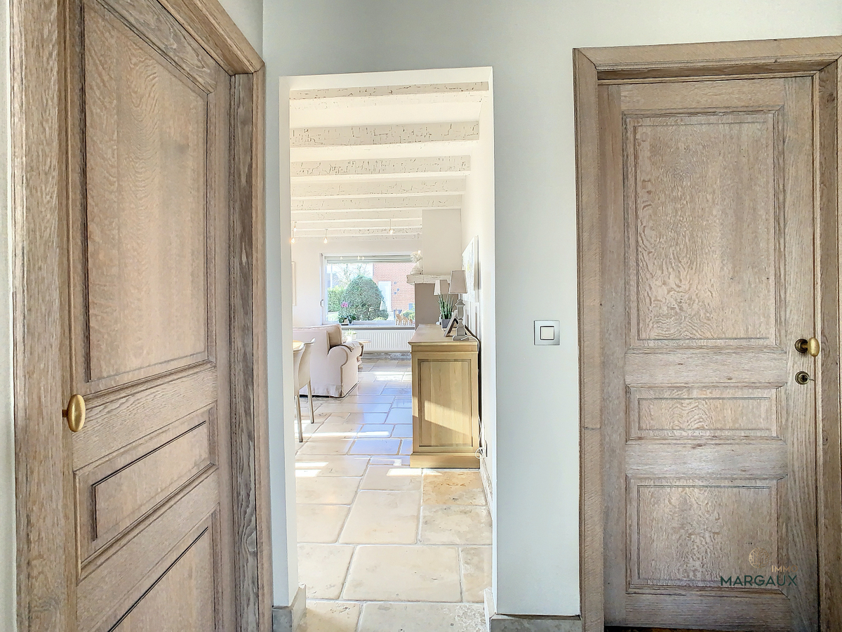 Instapklare halfopen bebouwing in rustige straat 