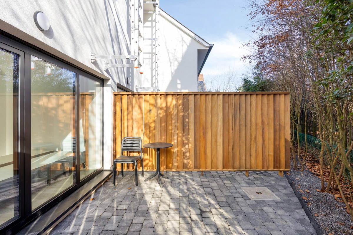 Volledig gerenoveerd en gemeubelde studentenkamer met privé badkamer en tuin - EPC A! 