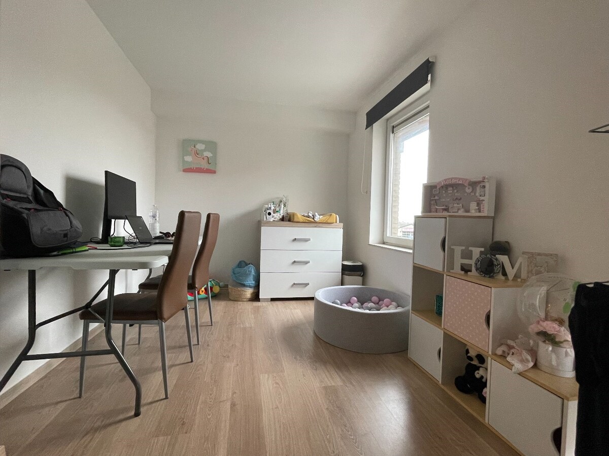 Maison 3 façades avec 3 chambres, jardin et garage à vendre. 