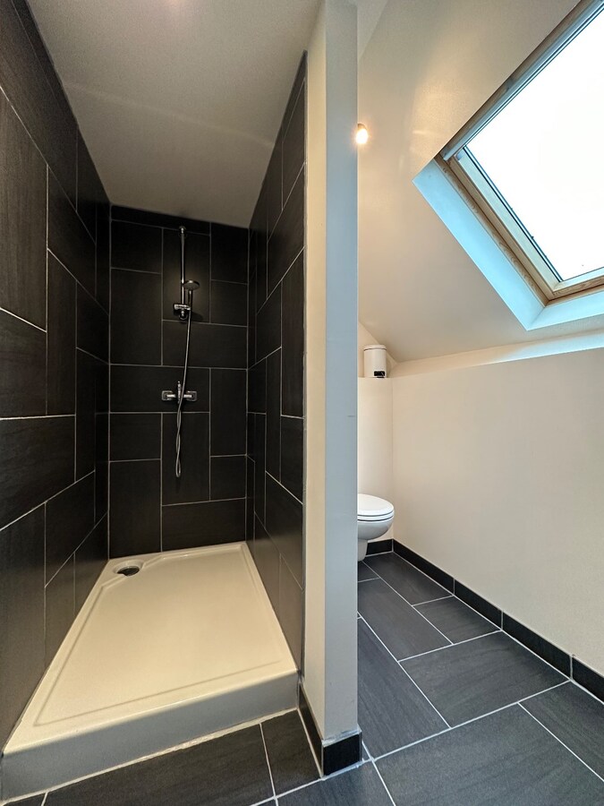 Ruime woning met 5 slaapkamers te Zwevezele 