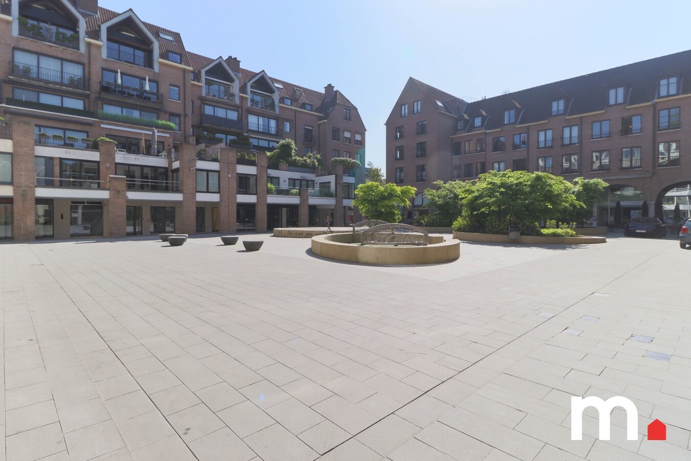 TOPPER !  Fantastisch gelegen appartement op het Overbekeplein in hartje Kortrijk ! 