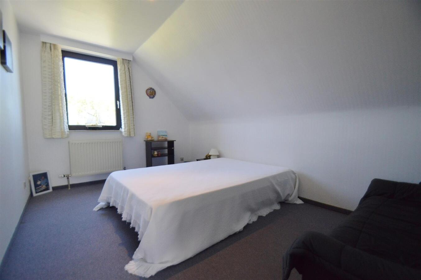 Gezinswoning met grote tuin, oprit &amp; garage - Ramskapelle 