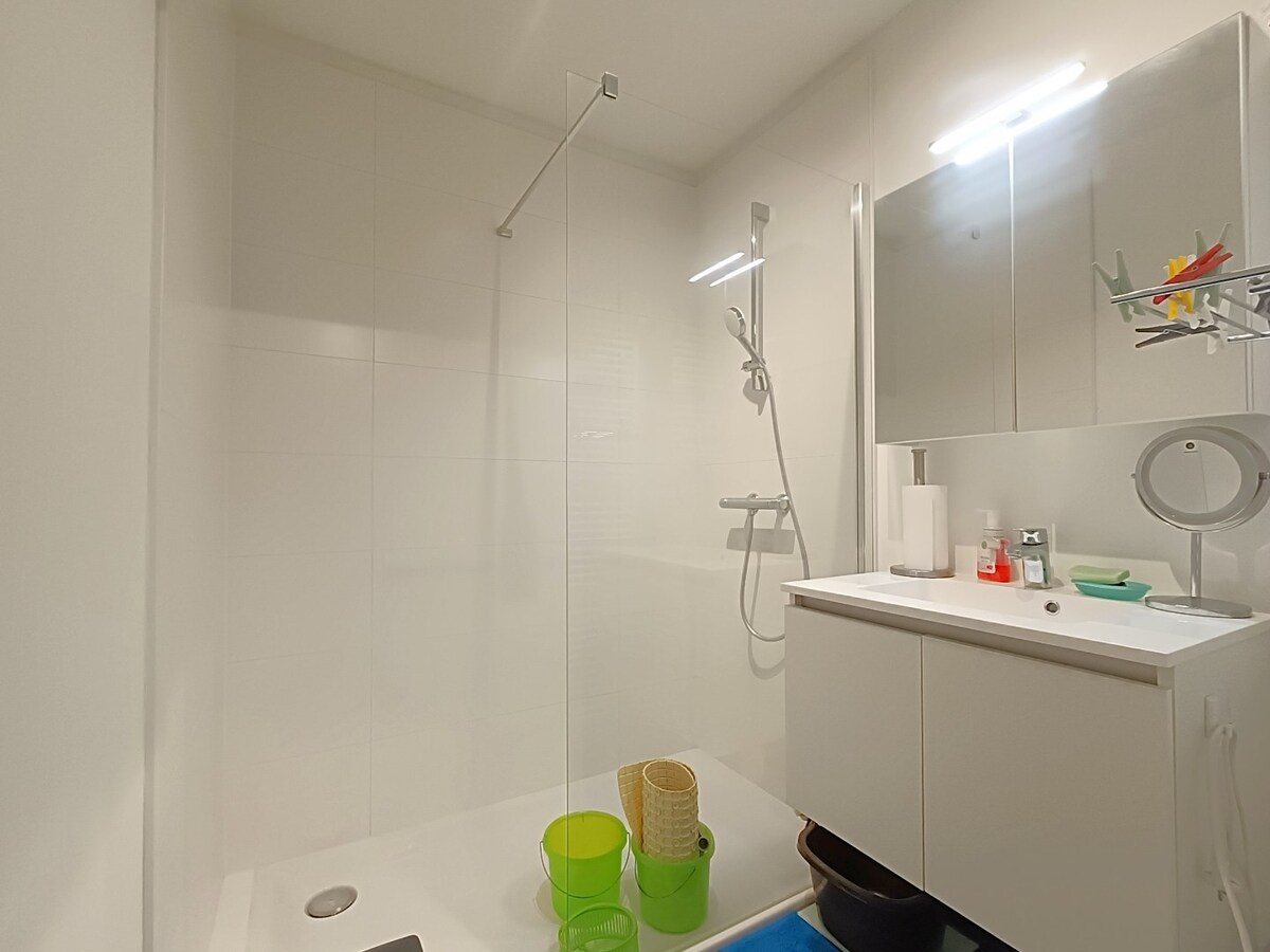 Modern éénslaapkamerappartement op 100 meter van de zeedijk te Blankenberge 