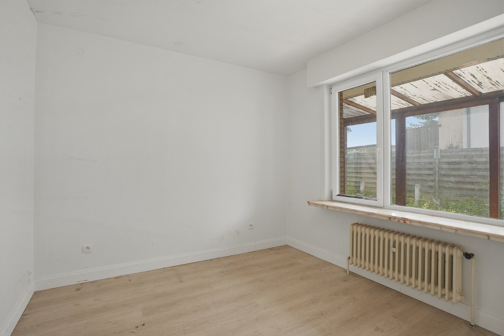 Bungalow op 959 m² met open zicht te Sijsele (Damme) 
