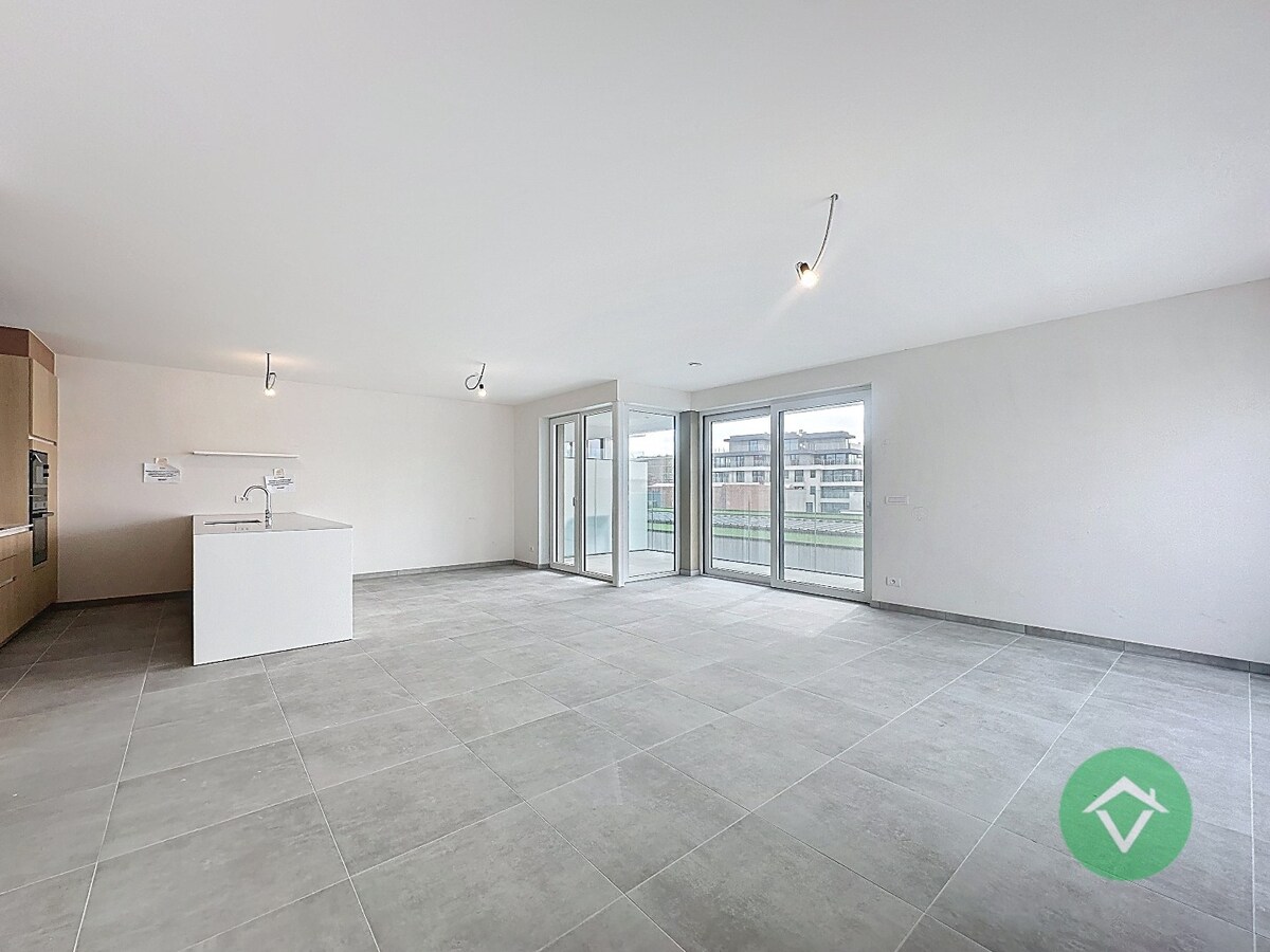 Wonen nabij jachthaven en zee - ruim appartement met terras en drie slaapkamers 